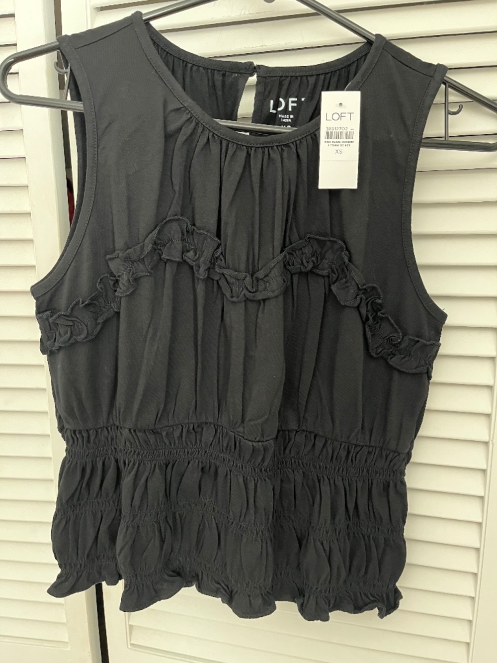 LOFT Smocked Ruffle Tank Top , size XS! New with tags! Retail $50